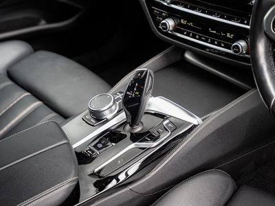 2023 BMW 520