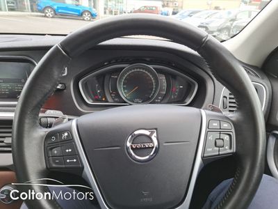 2017 Volvo V40