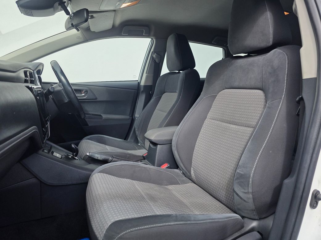2017 Toyota Auris
