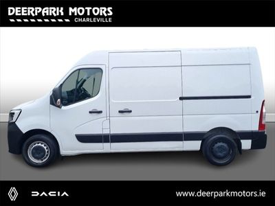 2022 Renault Master