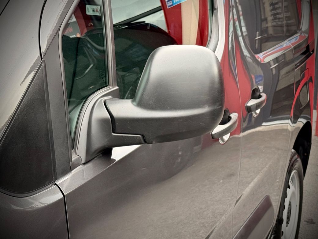 2023 Peugeot Partner