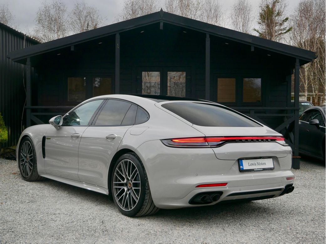 2023 Porsche Panamera