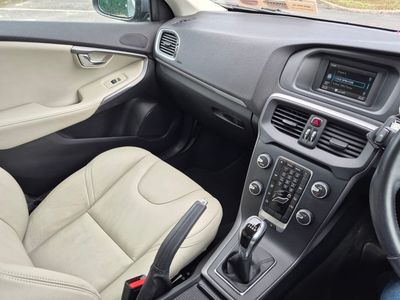 2016 Volvo V40