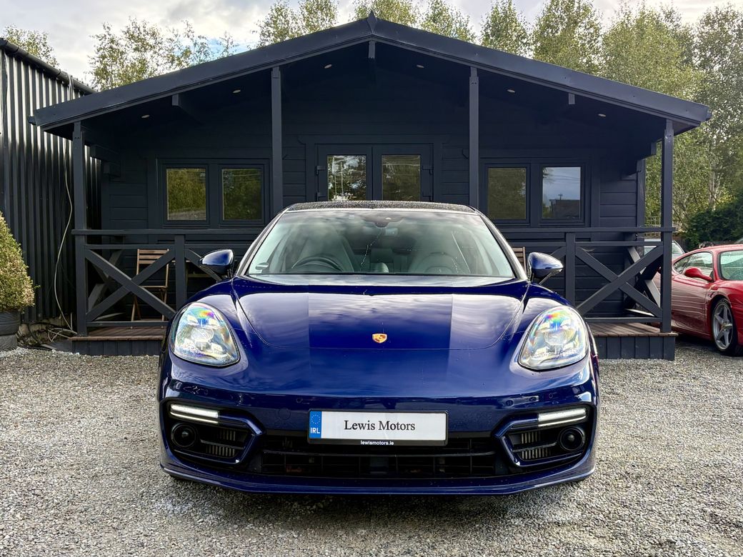 2022 Porsche Panamera
