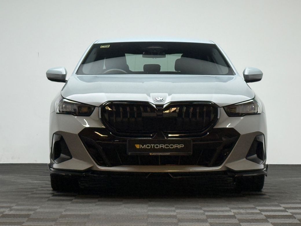 2023 BMW i5