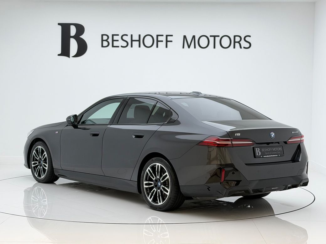 2024 BMW i5