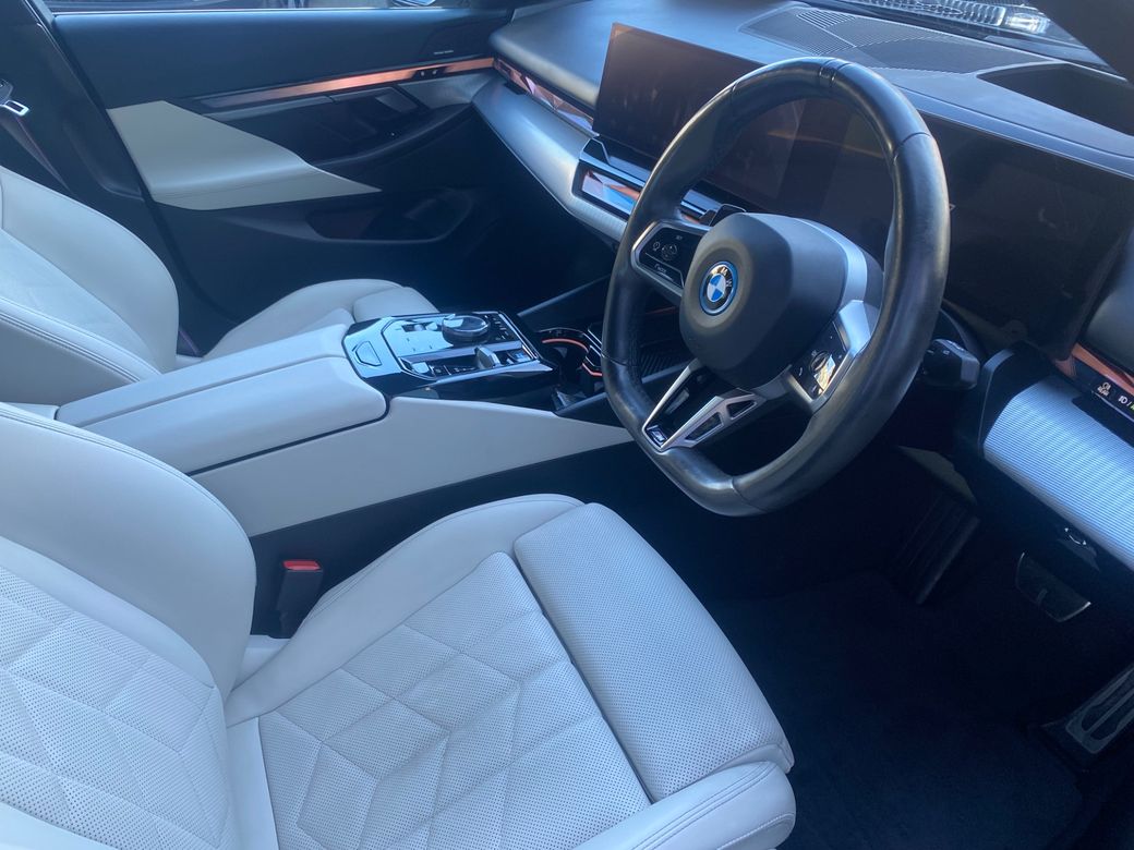 2024 BMW i5