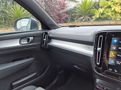 2022 Volvo XC40