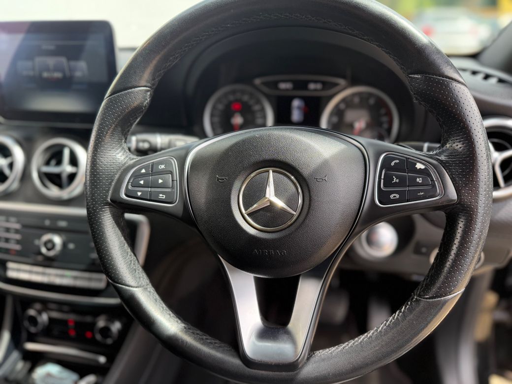 2017 Mercedes-Benz A 180