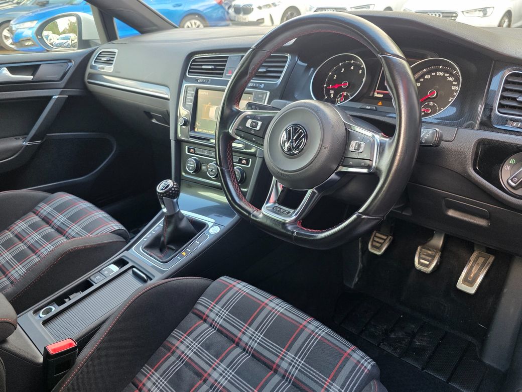 2016 Volkswagen Golf