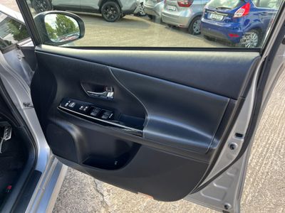 2020 Toyota Prius Alpha