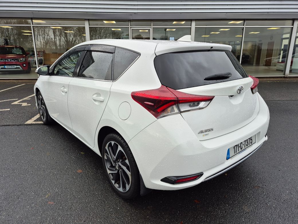 2017 Toyota Auris