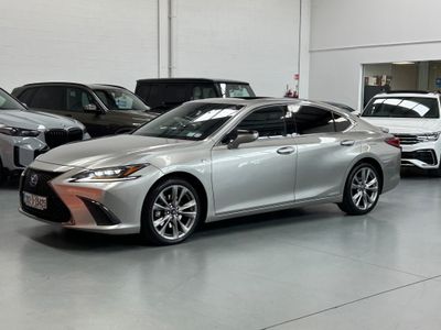 2020 Lexus ES 300h