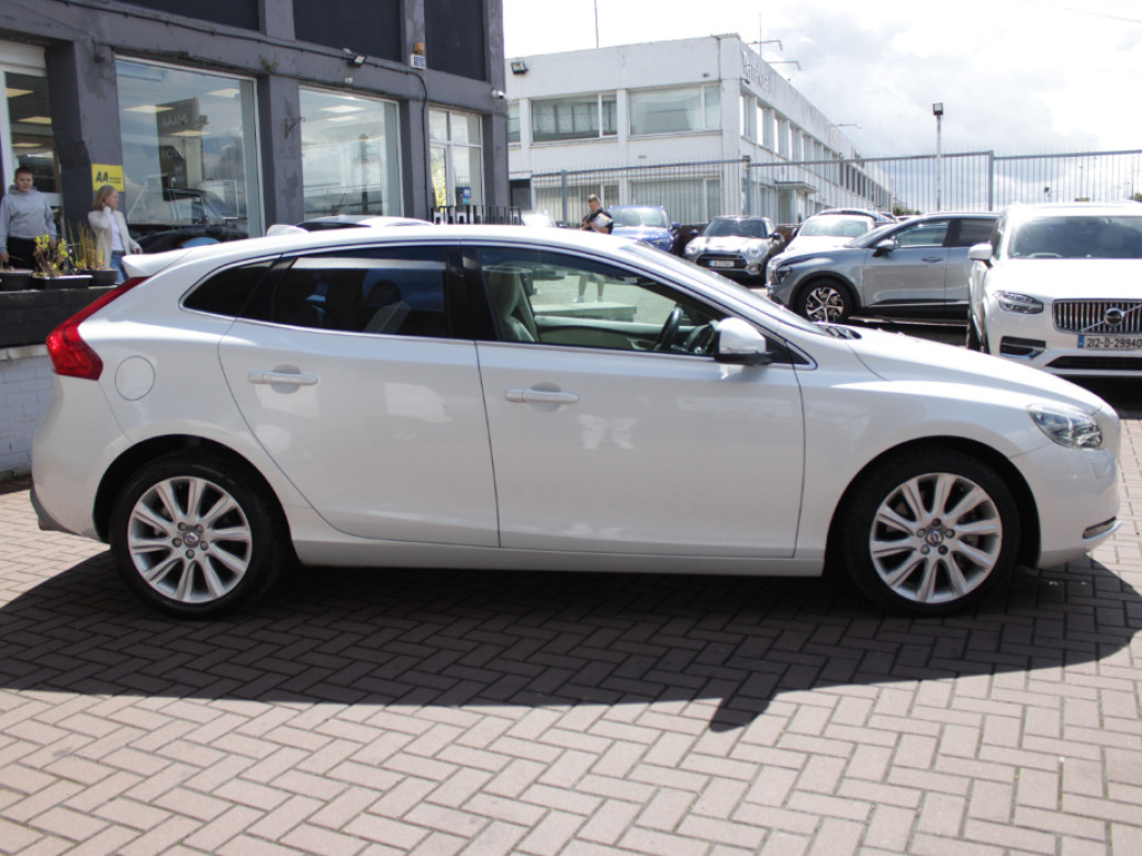 2016 Volvo V40