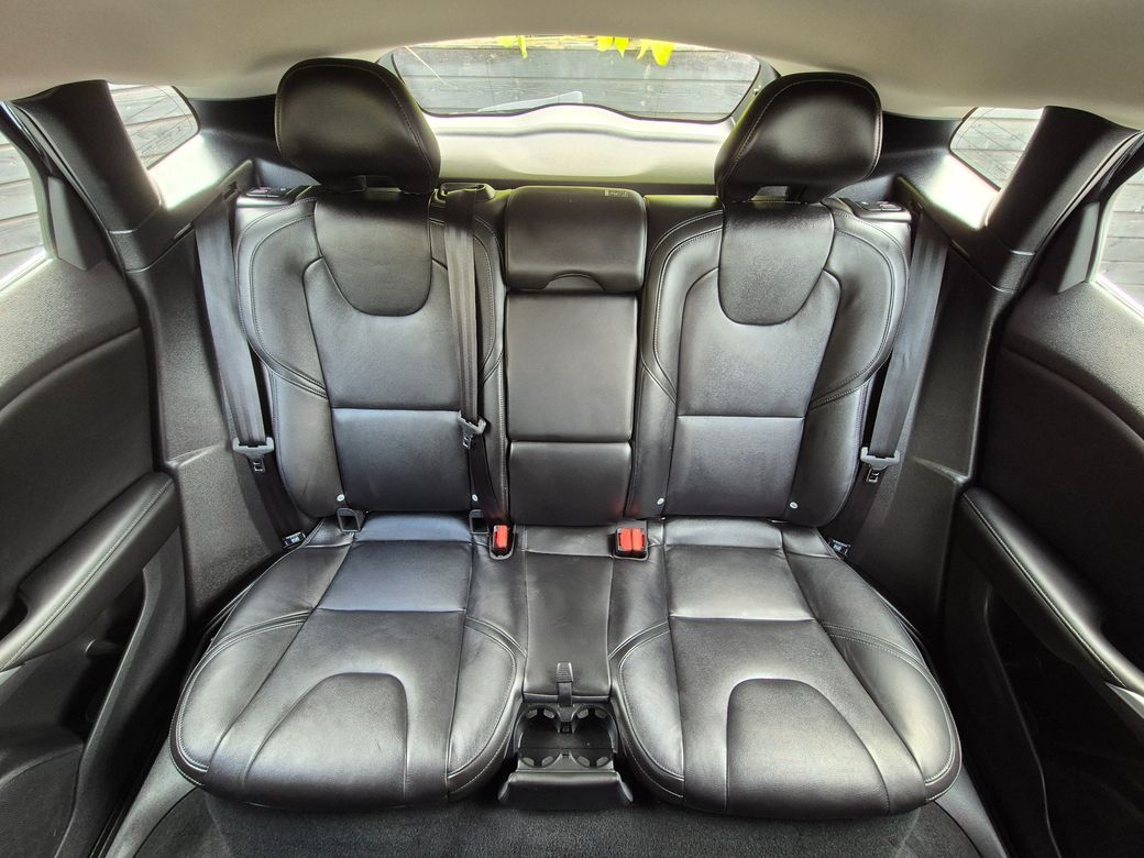 2018 Volvo V40