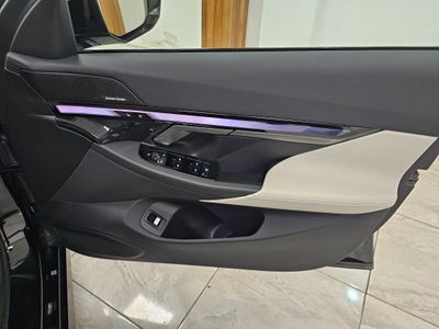 2025 BMW i5