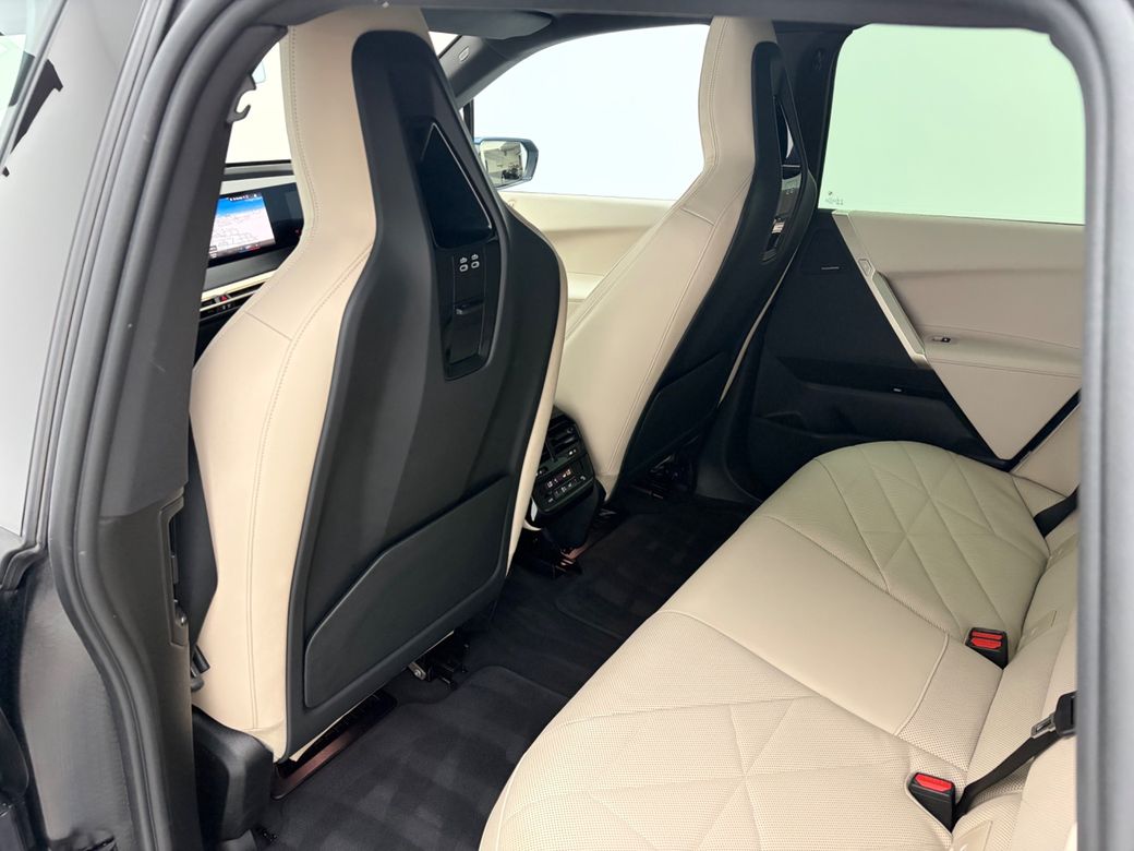 2023 BMW iX