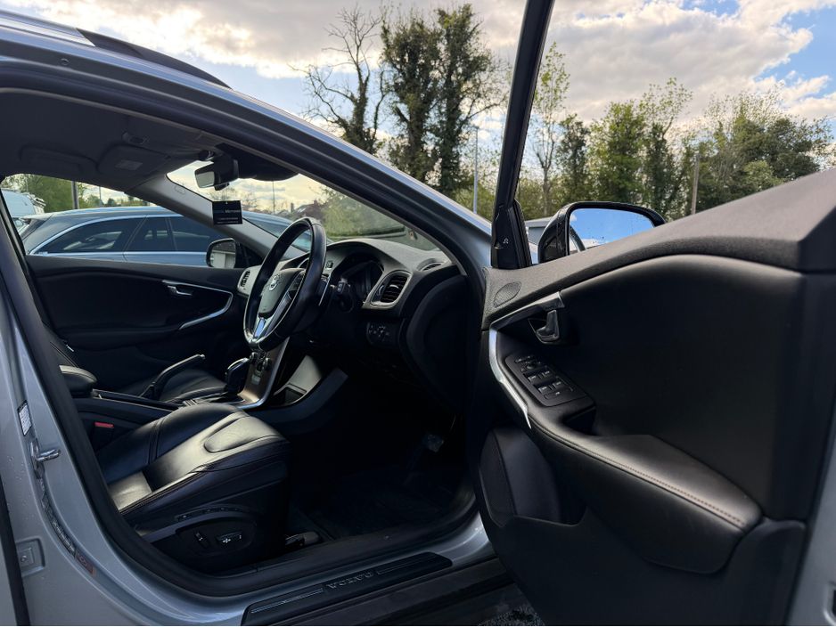 2016 Volvo V40