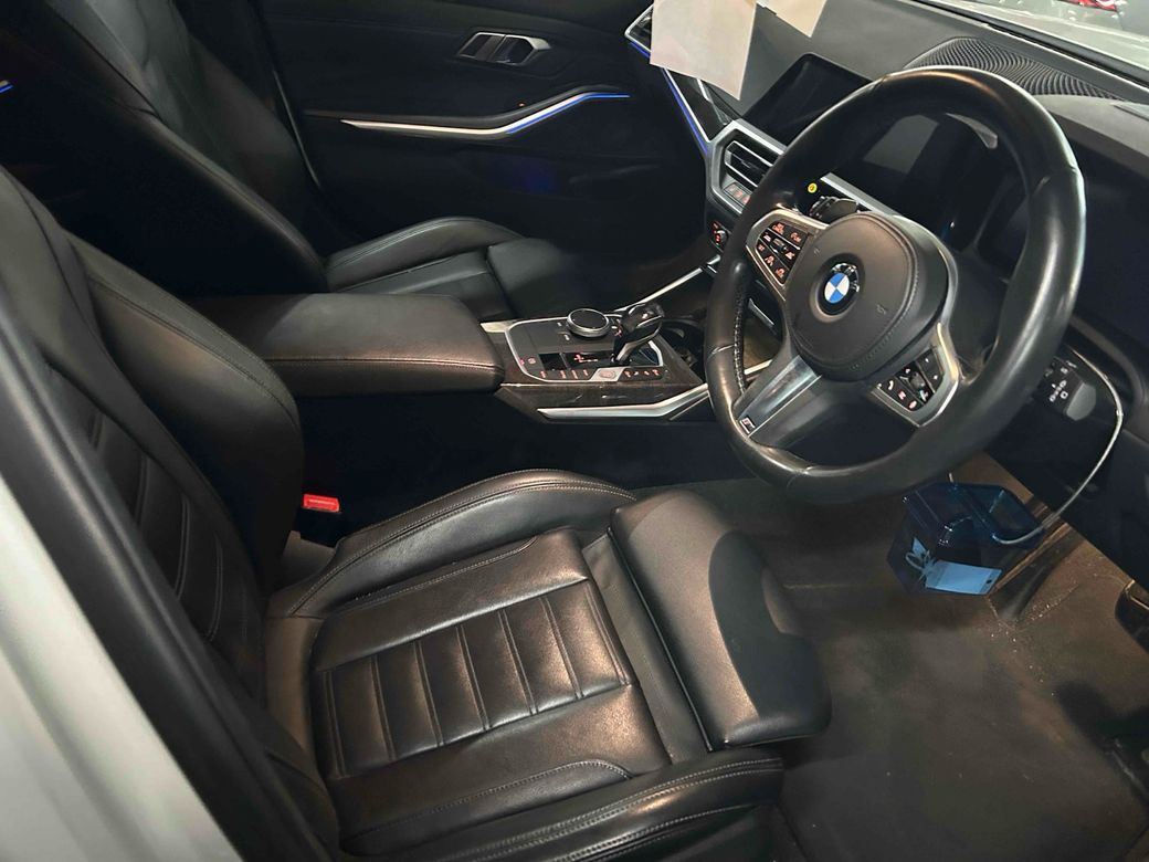 2020 BMW 320
