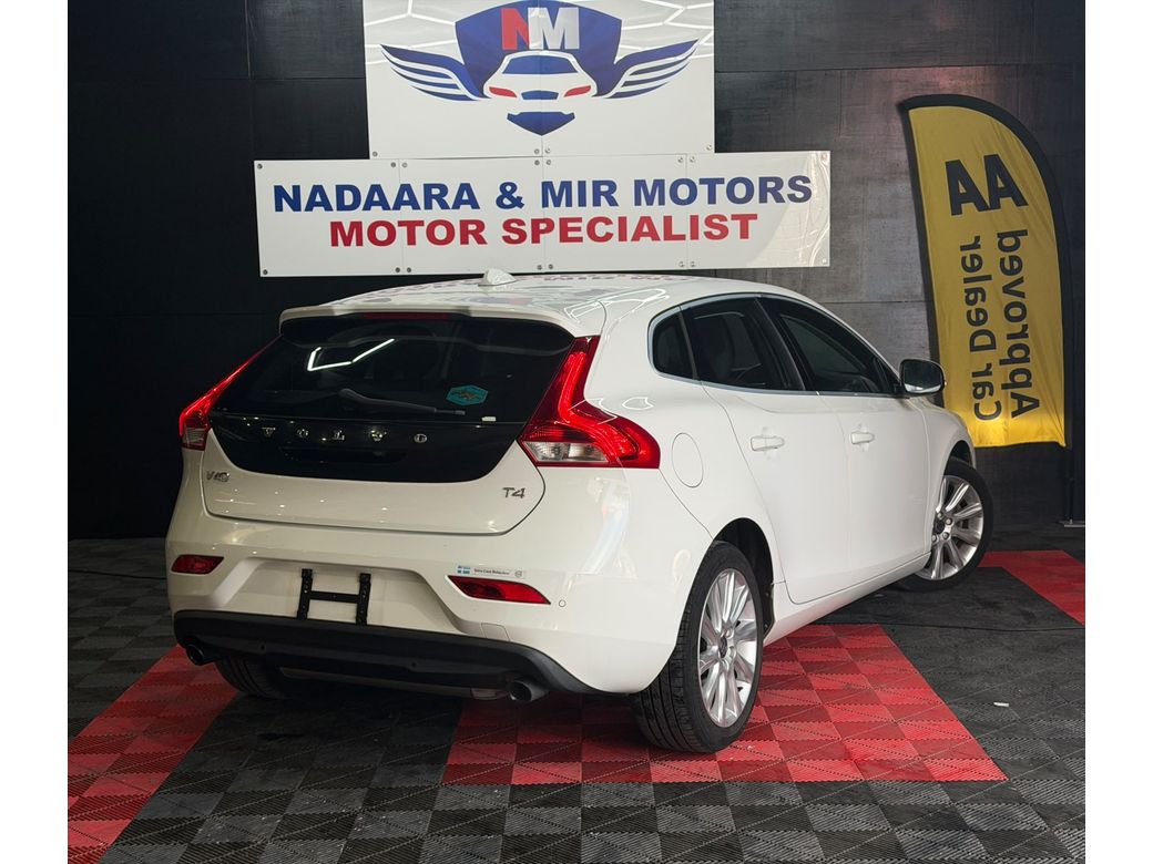 2015 Volvo V40
