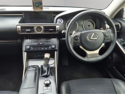 2013 Lexus IS 300h