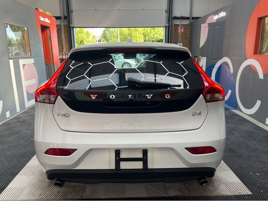 2017 Volvo V40