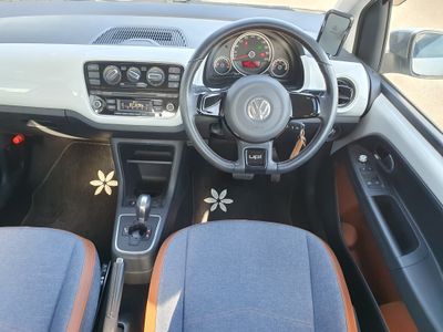 2016 Volkswagen up!