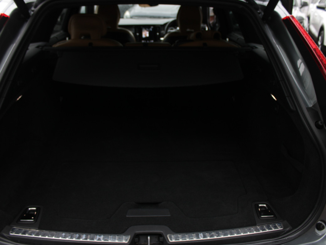 2021 Volvo V90 Cross Country