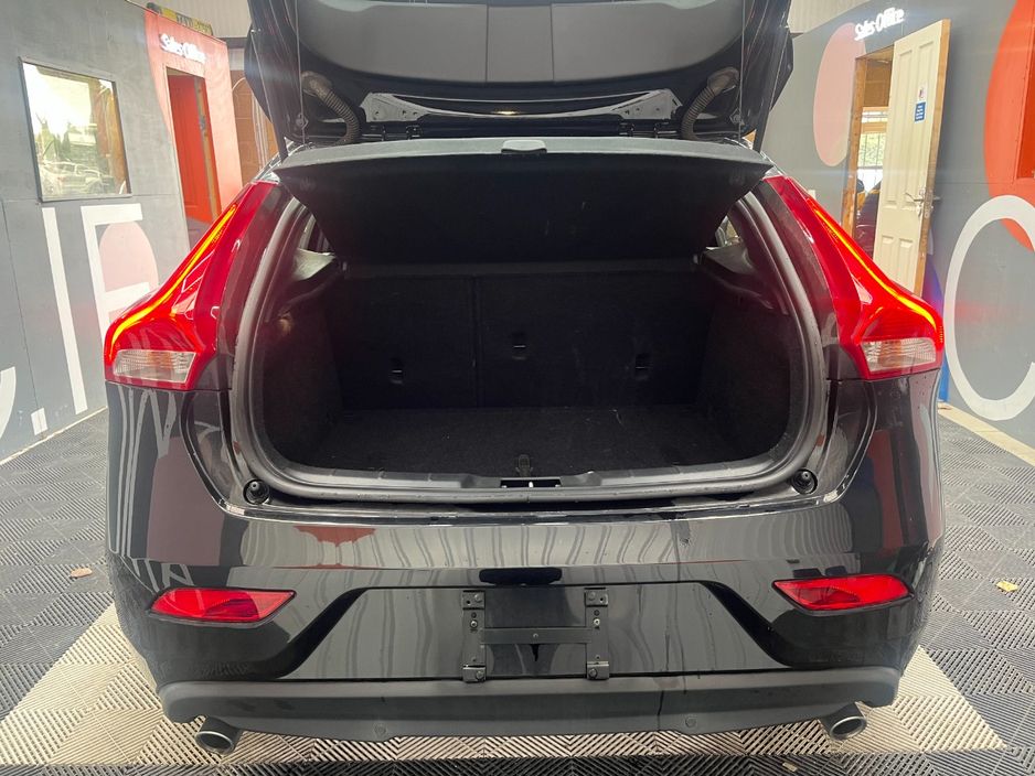 2018 Volvo V40