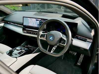 2024 BMW i5