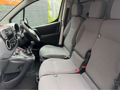2012 Peugeot Partner