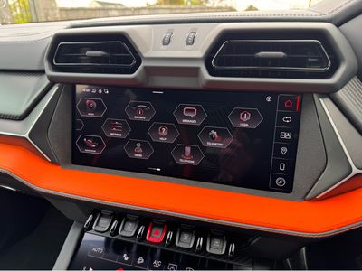 2025 Lamborghini Urus