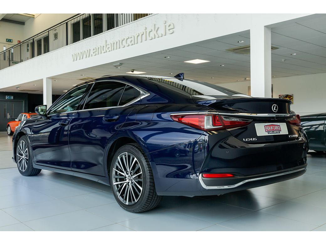 2023 Lexus ES 300h
