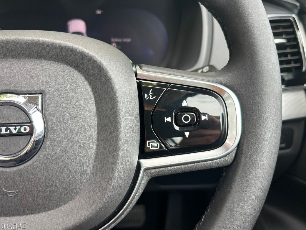 2023 Volvo XC90