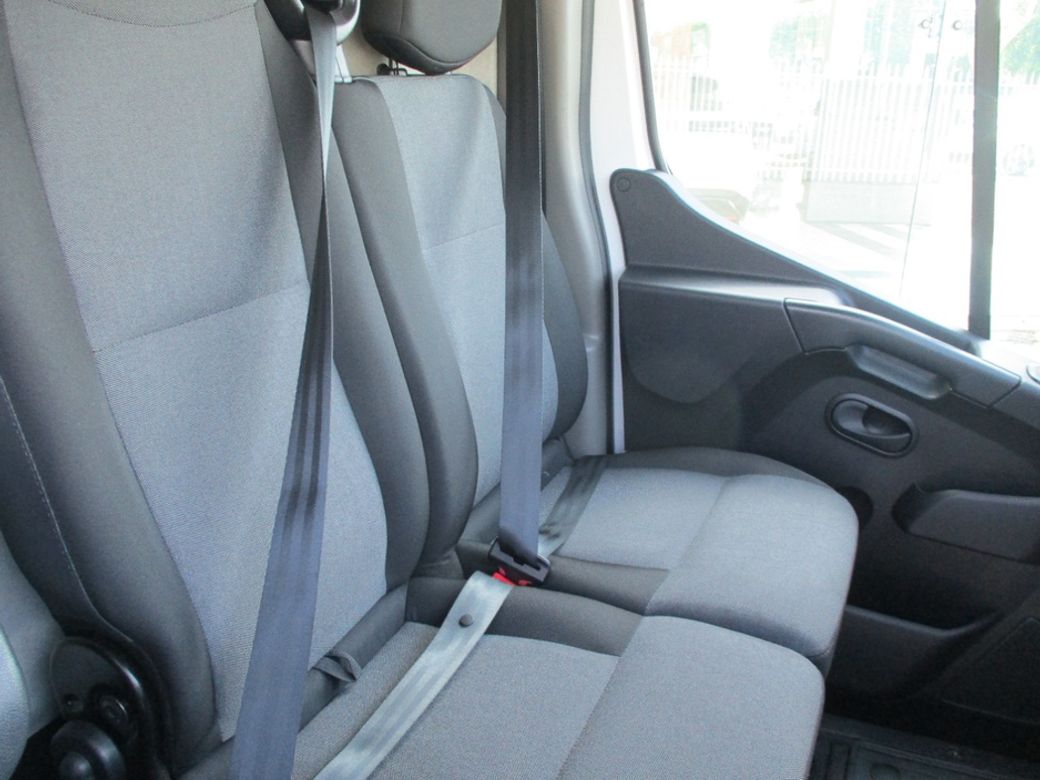 2023 Nissan Interstar