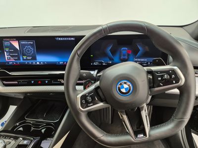 2025 BMW 530