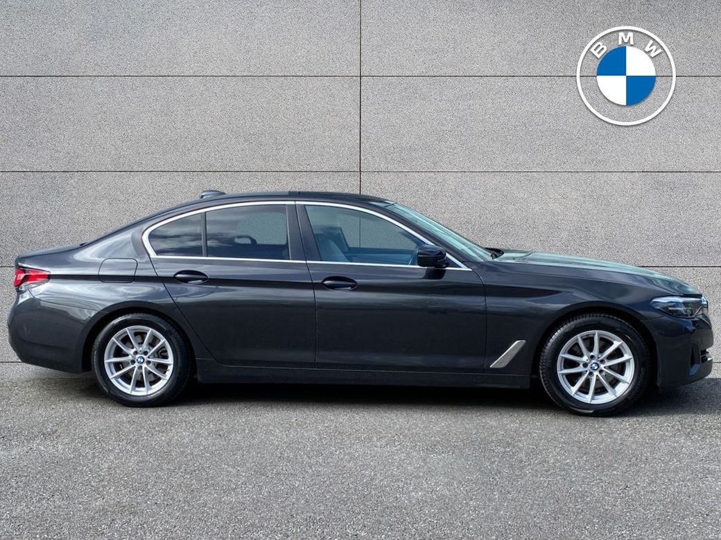 2022 BMW 5 Series