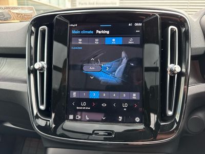 2023 Volvo XC40