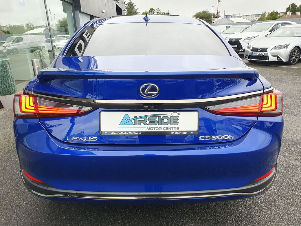 2019 Lexus ES 300h