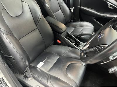 2015 Volvo V40