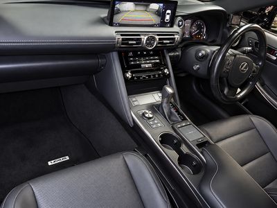 2022 Lexus IS 300h