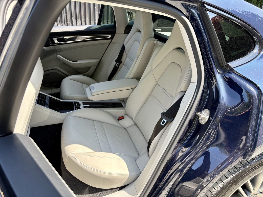 2022 Porsche Panamera