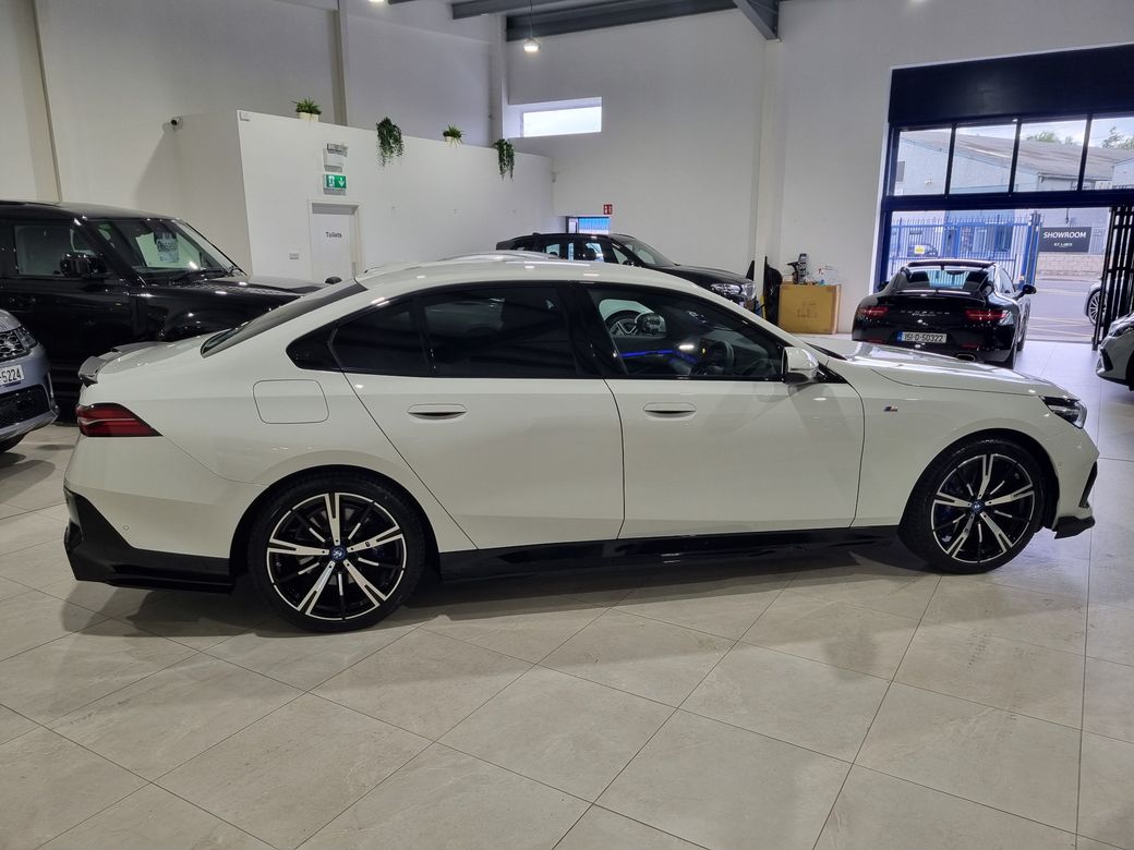2025 BMW i5