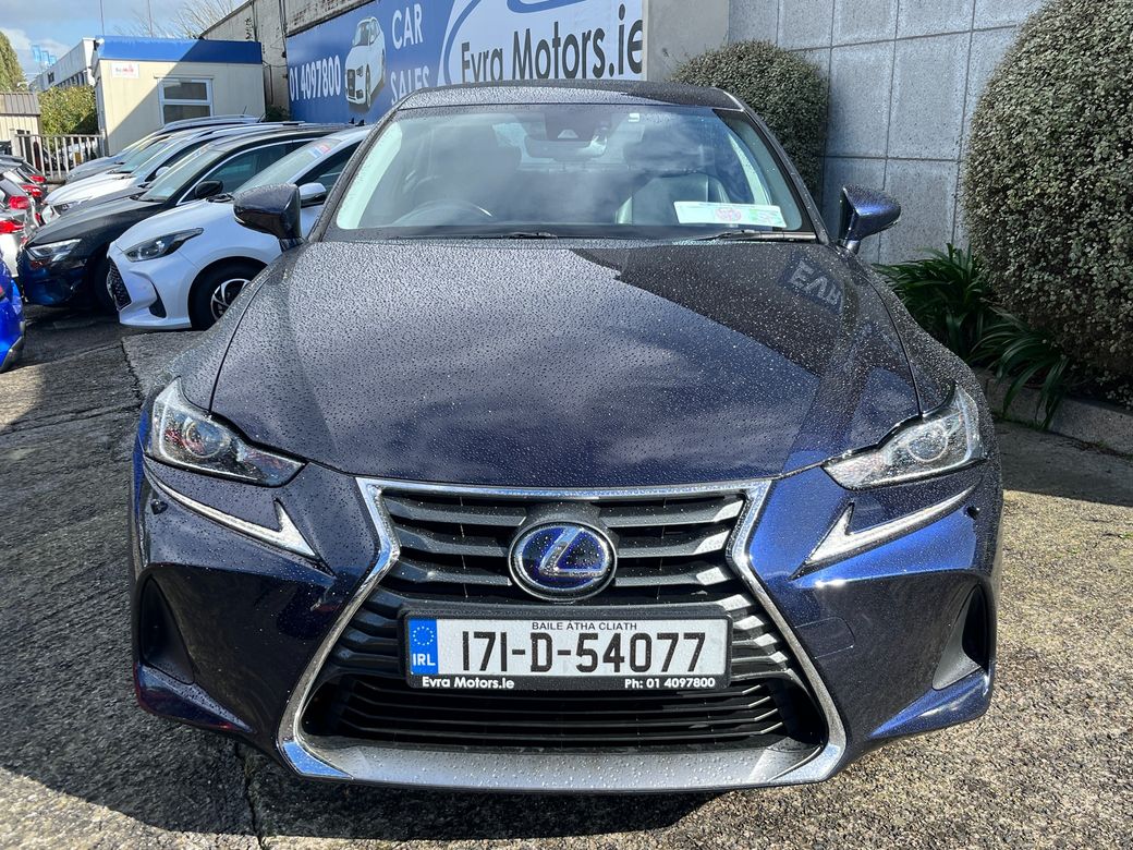 2017 Lexus IS 300h