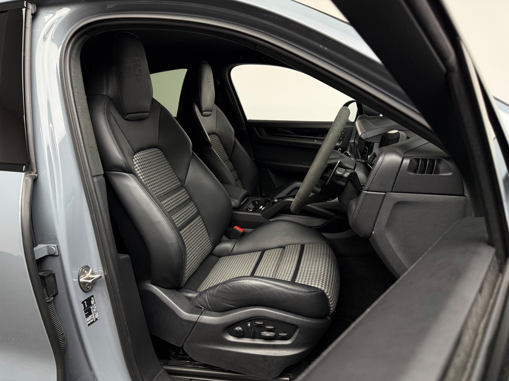 2024 Porsche Cayenne