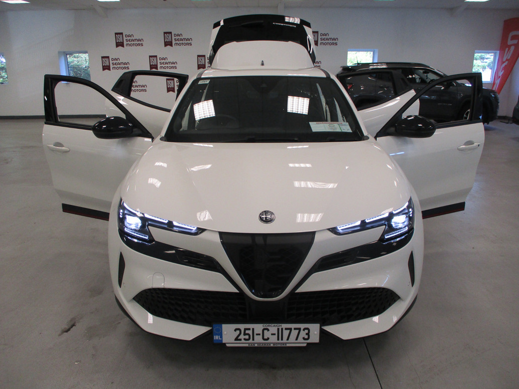 2025 Alfa Romeo Junior