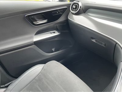 2025 Mercedes-Benz GLC Class