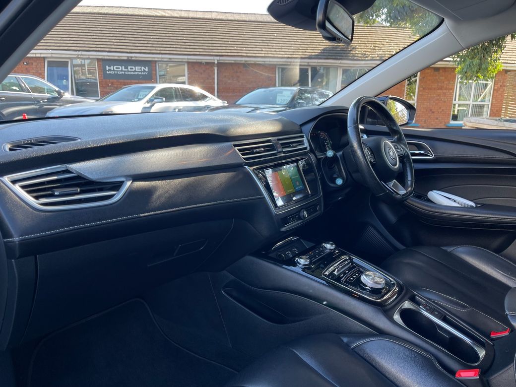 2022 MG 5