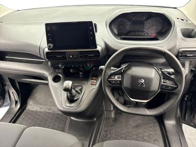 2024 Peugeot Partner