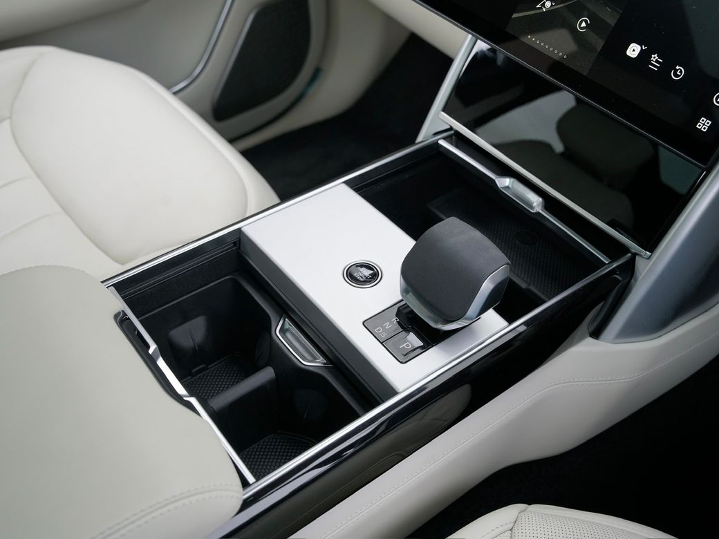 2026 Land Rover Range Rover